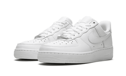 Kup oryginalne Nike Air Force 1 Low '07 Triple White - widok z drugiego boku - Sneakersy