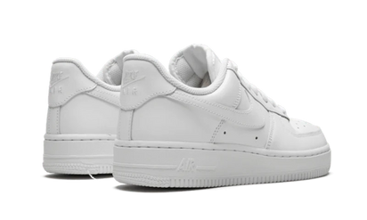 Buty Nike Air Force 1 Low '07 Triple White - widok z przodu - Rozmiary EU