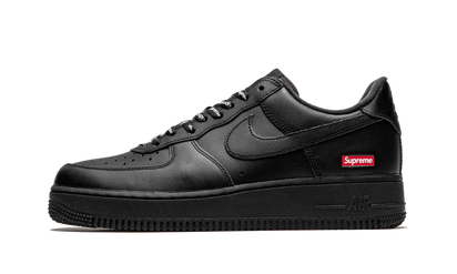 Nike Air Force 1 Low Black Supreme czarny - widok główny z boku | Saturaise.com