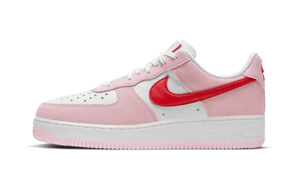 Nike Air Force 1 Low Love Letter Valentine's Day (2021) biały-czerwony - widok główny z boku | Saturaise.com