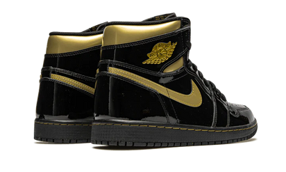 Buty Air Jordan Air Jordan 1 High Black Metallic Gold - widok z przodu - Rozmiary EU