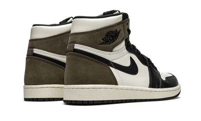 Buty Air Jordan Air Jordan 1 High Dark Mocha - widok z przodu - Rozmiary EU