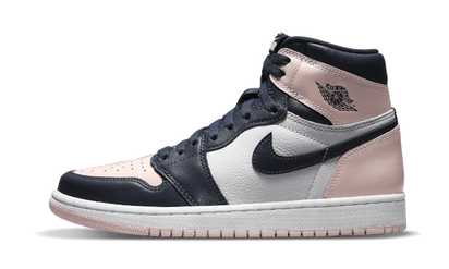 Air Jordan Air Jordan 1 High OG Atmosphere (Bubble Gum) biały-niebieski - widok główny z boku | Saturaise.com