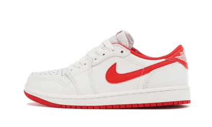 Air Jordan Air Jordan 1 Low OG University Red czarny-biały - widok główny z boku | Saturaise.com