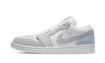 Air Jordan Air Jordan 1 Low Sky Grey Paris biały-niebieski - widok główny z boku | Saturaise.com