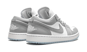Buty Air Jordan Air Jordan 1 Low Wolf Grey - widok z przodu - Rozmiary EU