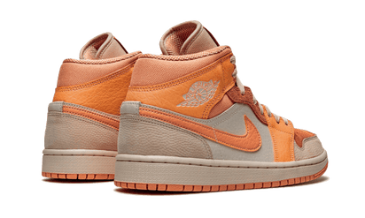 Buty Air Jordan Air Jordan 1 Mid Apricot Orange - widok z przodu - Rozmiary EU