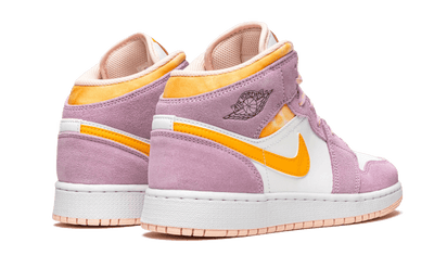 Buty Air Jordan Air Jordan 1 Mid Arctic Pink - widok z przodu - Rozmiary EU
