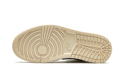 100% Oryginalne Air Jordan 1 Mid Barely Orange - widok z tyłu - 1275.00 PLN