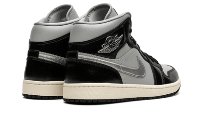 Buty Air Jordan Air Jordan 1 Mid Black Chrome - widok z przodu - Rozmiary EU