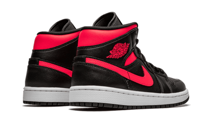 Buty Air Jordan Air Jordan 1 Mid Black Siren Red - widok z przodu - Rozmiary EU