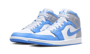 Kup oryginalne Air Jordan 1 Mid University Blue Grey DX9276-100 - widok z drugiego boku - Sneakersy