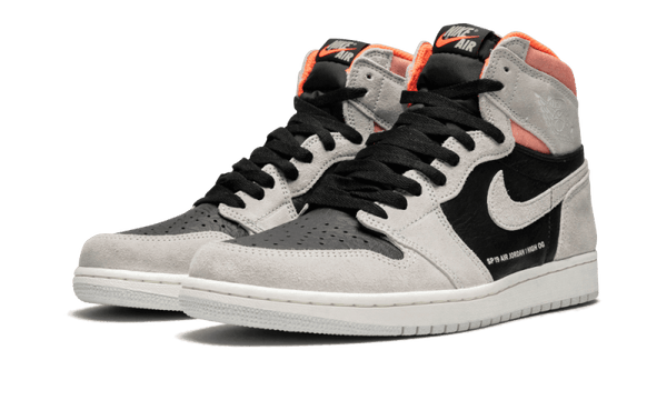 Air Jordan 1 Retro High Neutral Grey Hyper Crimson - Kup oryginalne Air Jordan 1 Retro High Neutral Grey Hyper Crimson 555088-018 - widok z drugiego boku - Sneakersy
