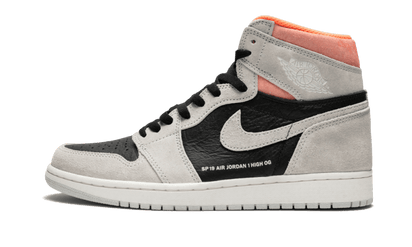 Air Jordan Air Jordan 1 Retro High Neutral Grey Hyper Crimson czarny-biały - widok główny z boku | Saturaise.com