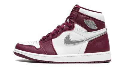 Air Jordan Air Jordan 1 Retro High OG Bordeaux biały-srebrny - widok główny z boku | Saturaise.com