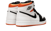 Buty Air Jordan Air Jordan 1 Retro High OG Electro Orange - widok z przodu - Rozmiary EU