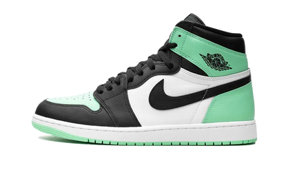 Air Jordan Air Jordan 1 Retro High OG Green Glow czarny-biały - widok główny z boku | Saturaise.com