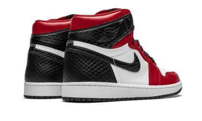 Buty Air Jordan Air Jordan 1 Retro High Satin Snake Chicago - widok z przodu - Rozmiary EU