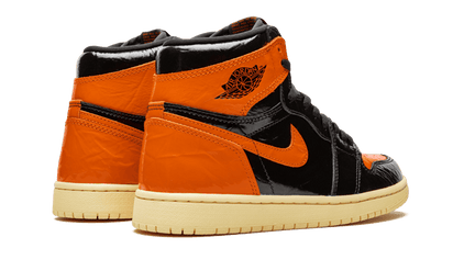 Buty Air Jordan Air Jordan 1 Retro High Shattered Backboard 3.0 - widok z przodu - Rozmiary EU
