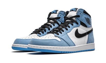Kup oryginalne Air Jordan 1 Retro High University Blue 555088-134 - widok z drugiego boku - Sneakersy