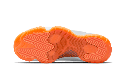 Buty Air Jordan Air Jordan 11 Retro Low Bright Citrus - widok z przodu - Rozmiary EU