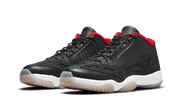 Kup oryginalne Air Jordan 11 Retro Low IE Bred (2021) - widok z drugiego boku - Sneakersy