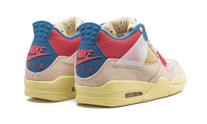 Buty Air Jordan Air Jordan 4 Retro Union Guava Ice - widok z przodu - Rozmiary EU
