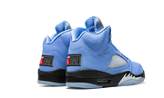 Buty Air Jordan Air Jordan 5 Retro UNC University Blue - widok z przodu - Rozmiary EU