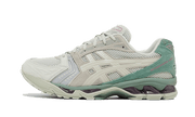 Asics Gel-Kayano 14 Light Sage czerwony - widok główny z boku | Saturaise.com