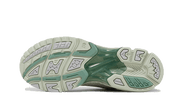 Buty Asics Gel-Kayano 14 Light Sage - widok z przodu - Rozmiary EU