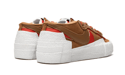 Buty Nike Blazer Low Sacai British Tan - widok z przodu - Rozmiary EU