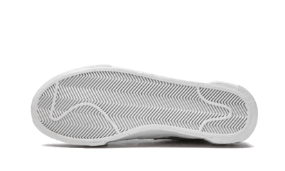 100% Oryginalne Blazer Low Sacai Medium Grey Classic Green - widok z tyłu - 775.00 PLN