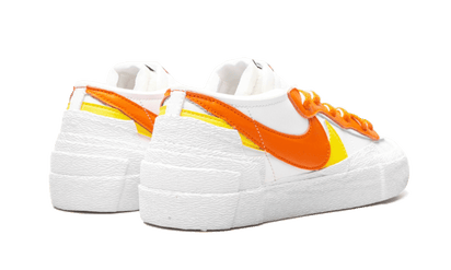 Buty Nike Blazer Low Sacai White Magma Orange - widok z przodu - Rozmiary EU
