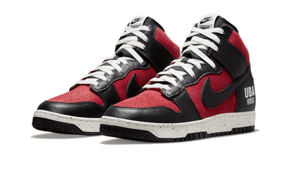 Kup oryginalne Dunk High 1985 Undercover Gym Red - widok z drugiego boku - Sneakersy