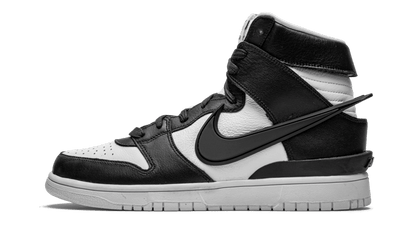 Nike Dunk High Ambush Black White czarny-biały - widok główny z boku | Saturaise.com