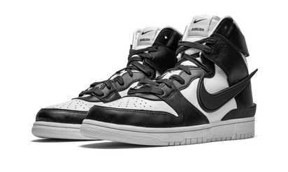 Kup oryginalne Dunk High Ambush Black White - widok z drugiego boku - Sneakersy