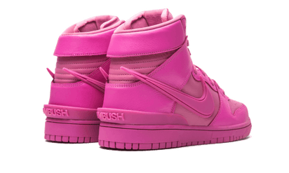 Buty Nike Dunk High Ambush Cosmic Fuchsia - widok z przodu - Rozmiary EU