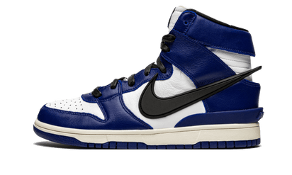 Nike Dunk High Ambush Deep Royal Blue czarno-niebieski - widok główny z boku | Saturaise.com