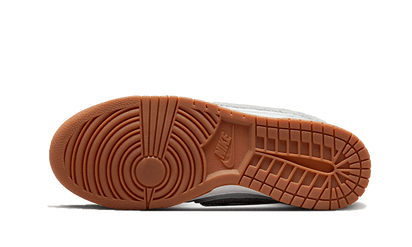 Buty Nike Dunk High Retro Chenille Swoosh White Grey - widok z przodu - Rozmiary EU