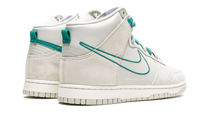 Buty Nike Dunk High First Use Light Bone Green Noise - widok z przodu - Rozmiary EU