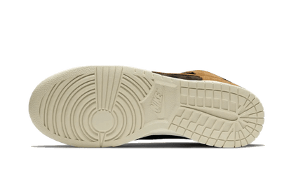 Buty Nike Dunk High PRM Dark Russet - widok z przodu - Rozmiary EU