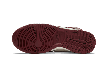 Buty Nike Dunk High Sail Team Red - widok z przodu - Rozmiary EU