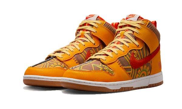 Dunk High PRM Somos Familia - Kup oryginalne Dunk High PRM Somos Familia - widok z drugiego boku - Sneakersy