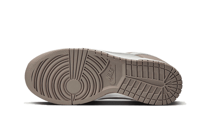 Buty Nike Dunk Low Bone Beige - widok z przodu - Rozmiary EU