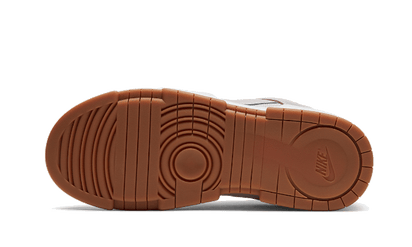 Buty Nike Dunk Low Disrupt Barely Rose - widok z przodu - Rozmiary EU