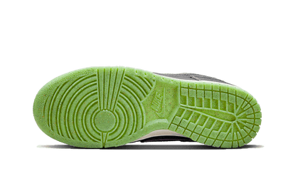 Buty Nike Dunk Low Swoosh Shadow Iron Grey - widok z przodu - Rozmiary EU