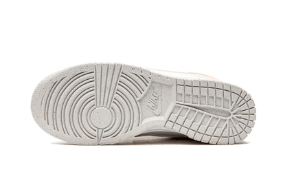 100% Oryginalne Nike Dunk Low Next Nature (Pale Coral) - widok z tyłu - 630.00 PLN