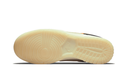 Buty Nike Dunk Low PRM Halloween (2021) - widok z przodu - Rozmiary EU