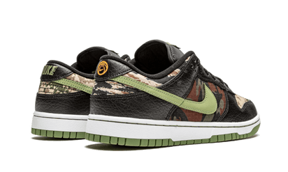 Buty Nike Dunk Low SE Black Multi-Camo (Crazy Camo) - widok z przodu - Rozmiary EU