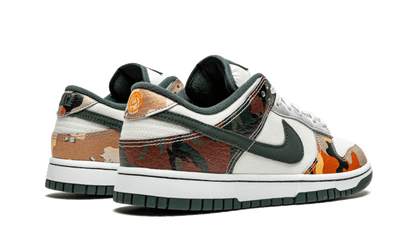 Buty Nike Dunk Low SE Sail Multi-Camo - widok z przodu - Rozmiary EU
